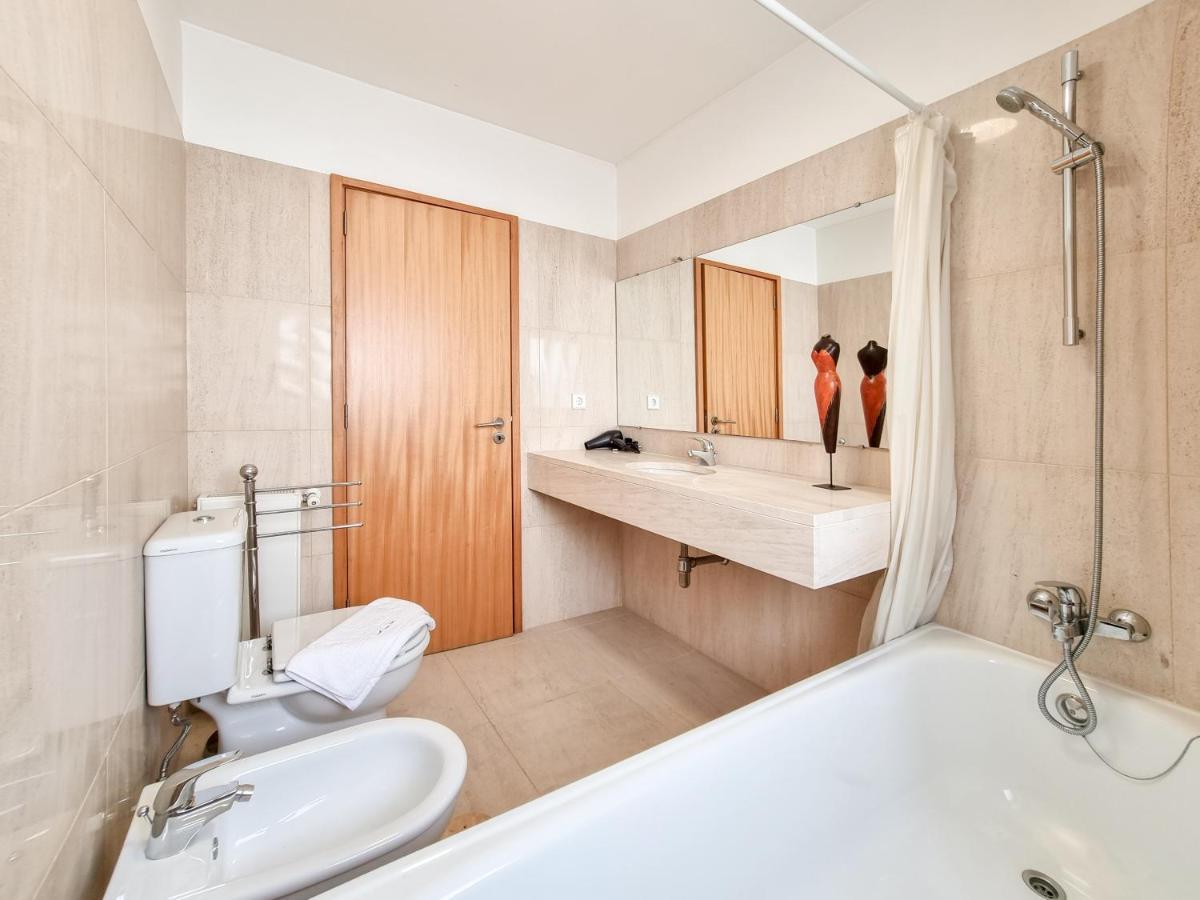 Sweet Living Viana - City Centre Apartment With Garage Viana do Castelo Bagian luar foto